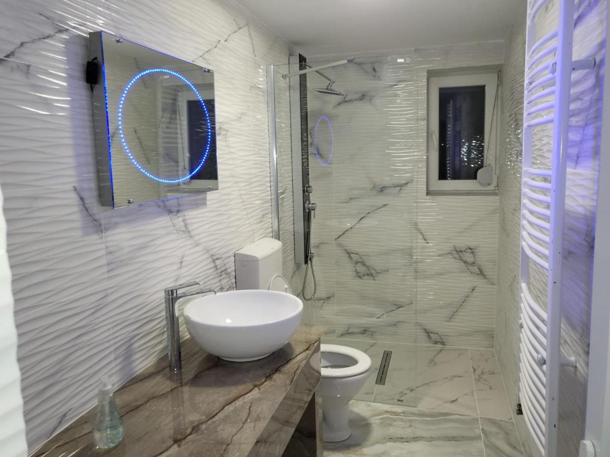 Vila Ana Cu Terasa Gratar Si Jacuzzi Vila Satu Mare Exterior foto
