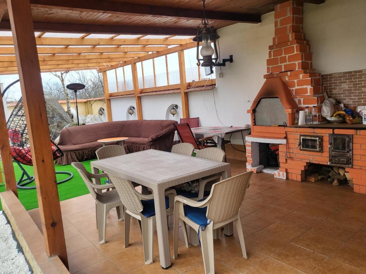 Vila Ana Cu Terasa Gratar Si Jacuzzi Vila Satu Mare Exterior foto